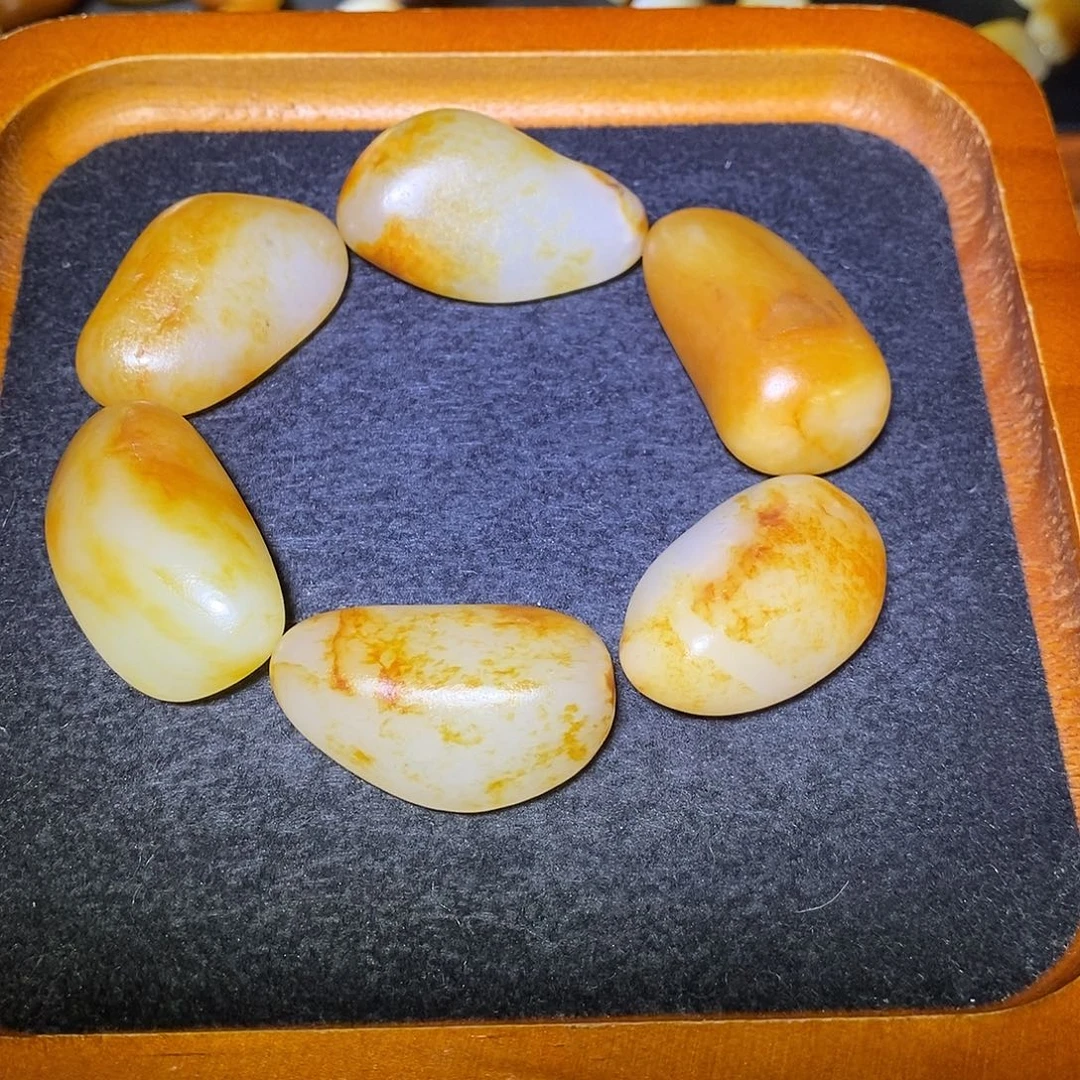 和田玉未镶嵌手串