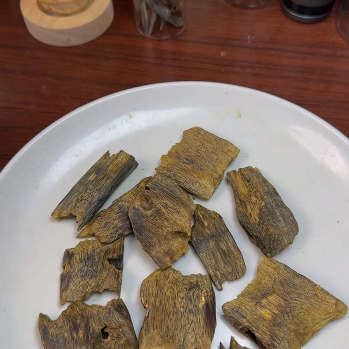 沉香沉香碎屑老*白棋块料多样性发货