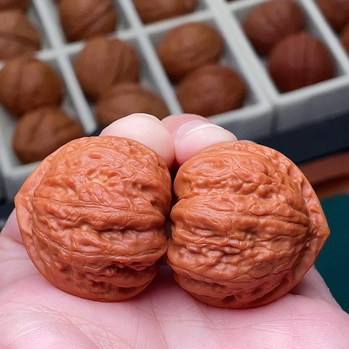 不***响文玩核桃把件水晶仙桃