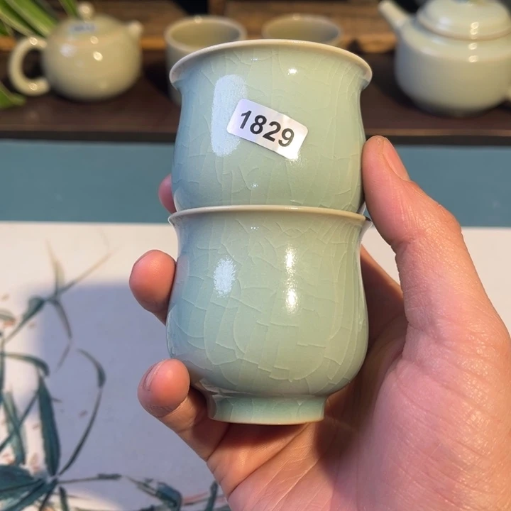汝瓷1829两只微瑕玉兰杯