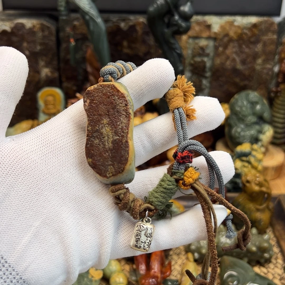 岫岩河磨玉（透闪石质玉）未镶嵌把件