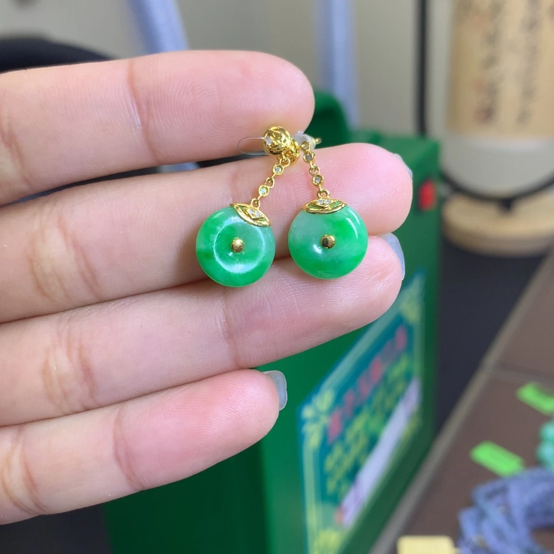 翡翠颈饰18K金镶嵌翡翠