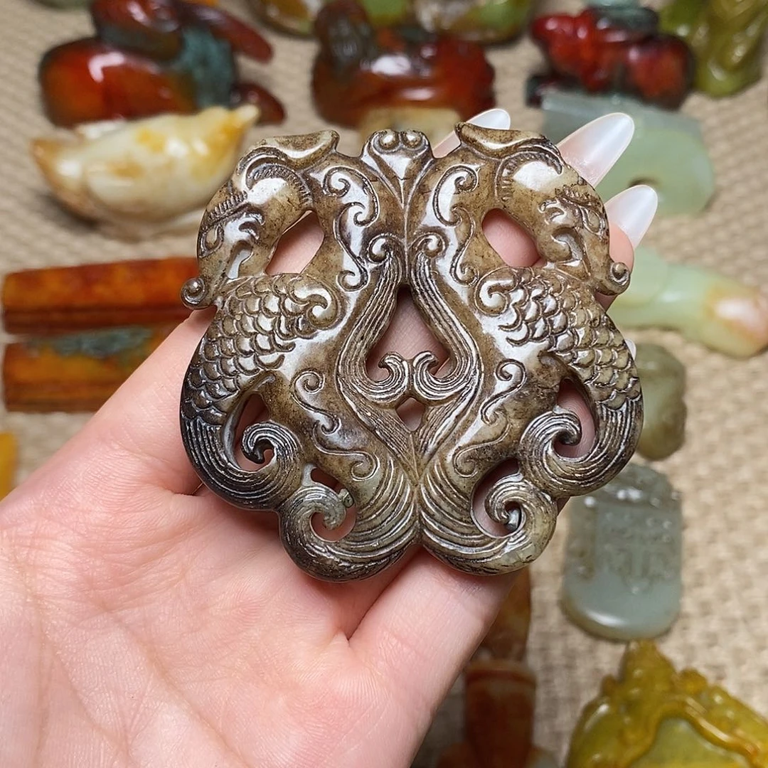 蛇纹石玉未镶嵌颈饰