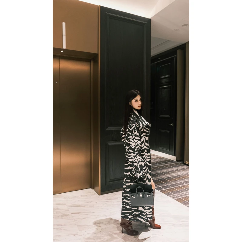 2024初秋MIYUFUTURE“走进每一个区域的斑马”气质风衣（衣长120）