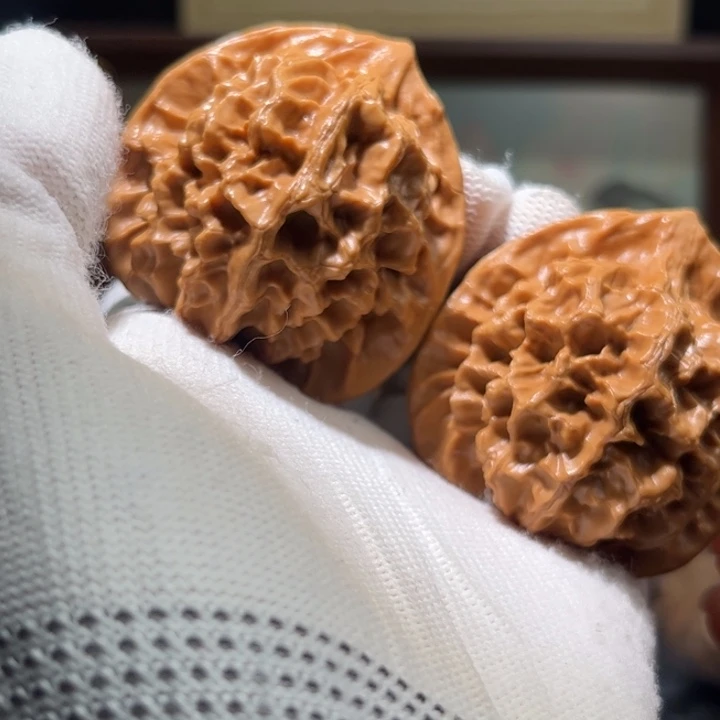 文玩核桃吊坠帝王48