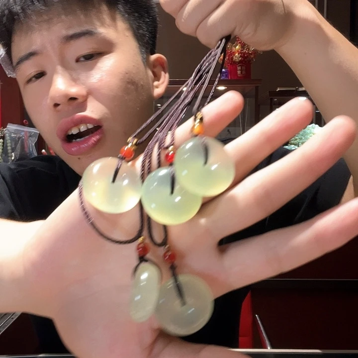 蛇纹石玉合金颈饰