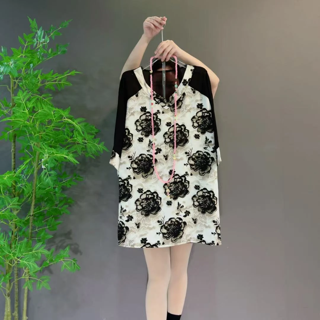 9001春夏新款时尚拼纱气质V领中长款碎花纱大码显瘦衫