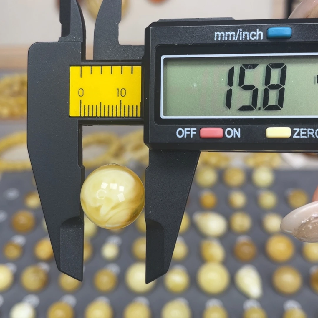 米****琥珀未镶嵌裸石95