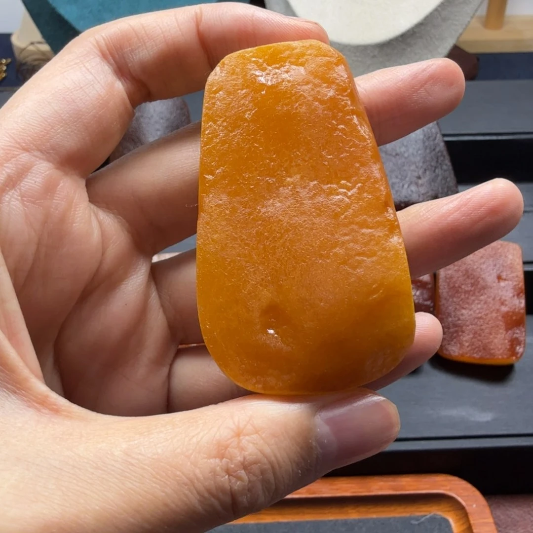 琥珀吊坠(赠链)未镶嵌