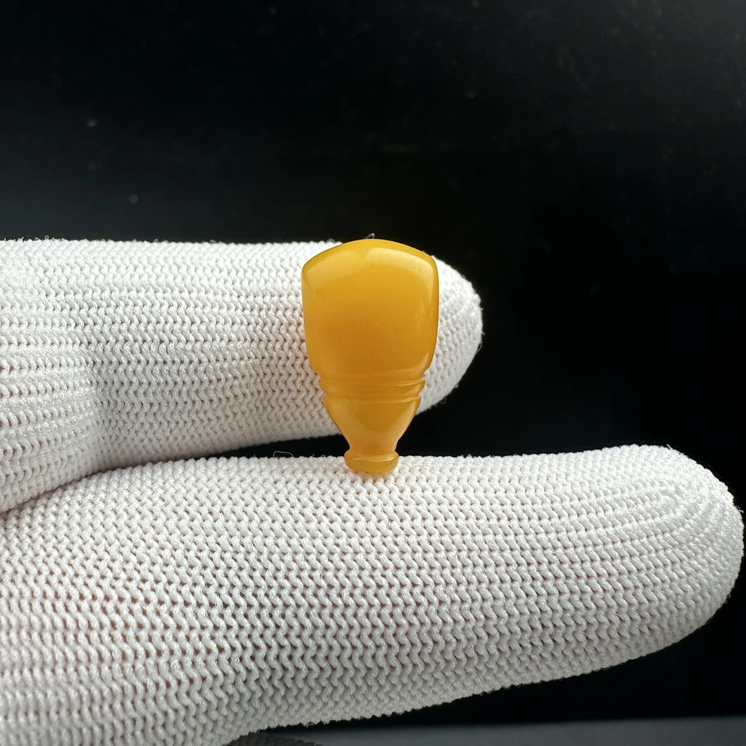 B3646天然原矿俄料蜜蜡 三通瑕疵特价 11.8*19.7mm支持复检