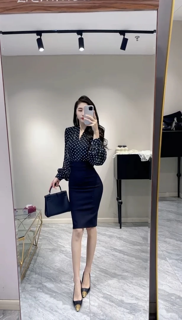 2025夏季新高级感超好看半裙职场女性西装裙性感半身裙中裙包臀裙