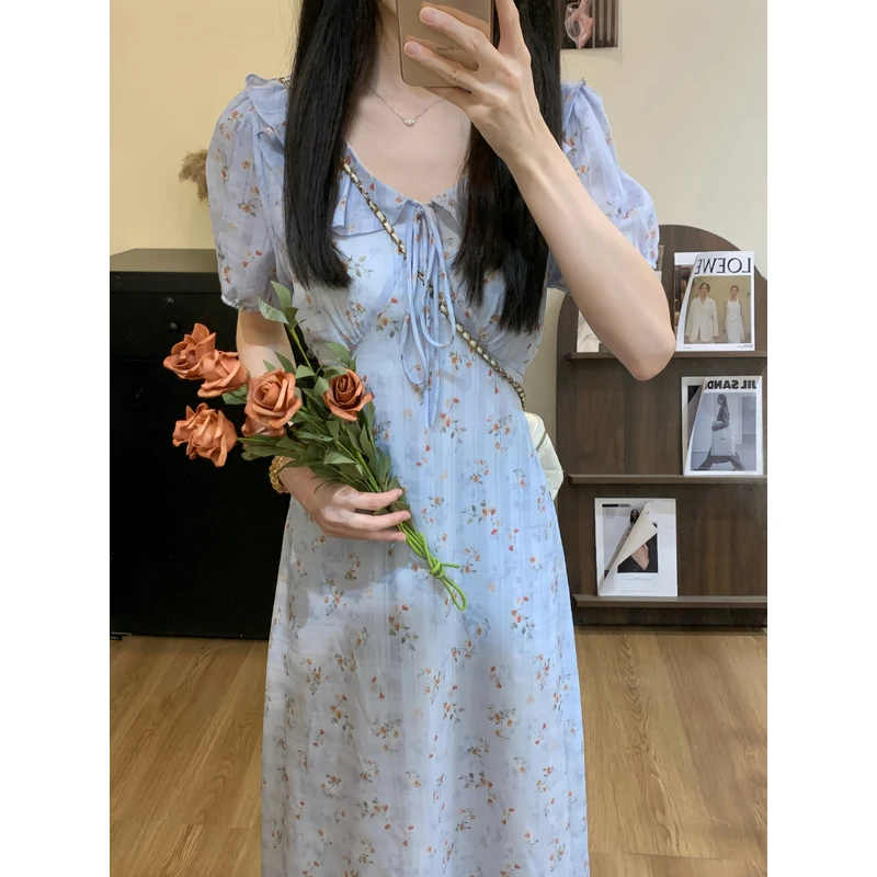 #8241温柔系洋气蓝色碎花娃娃领收腰绑带显瘦气质连衣裙