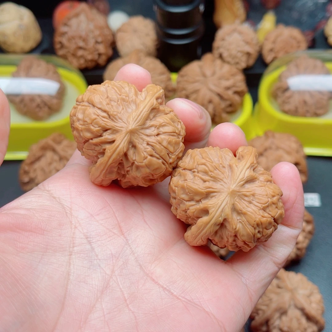 文玩核桃把件甲骨文狮子头39×39×37