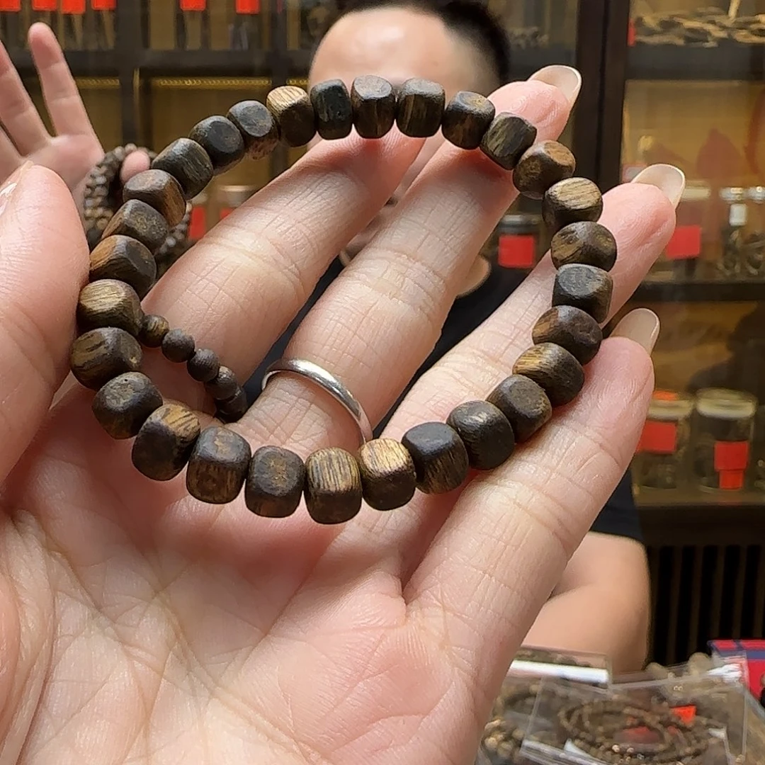 沉香碎屑沉香国香棋楠单圈随形方珠卡7手串+多样性发一串