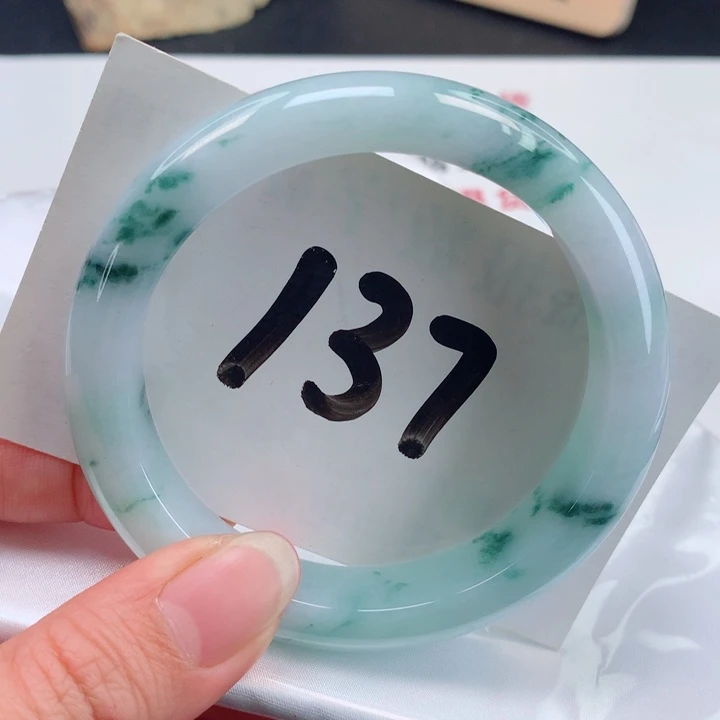 翡翠手镯未镶嵌正