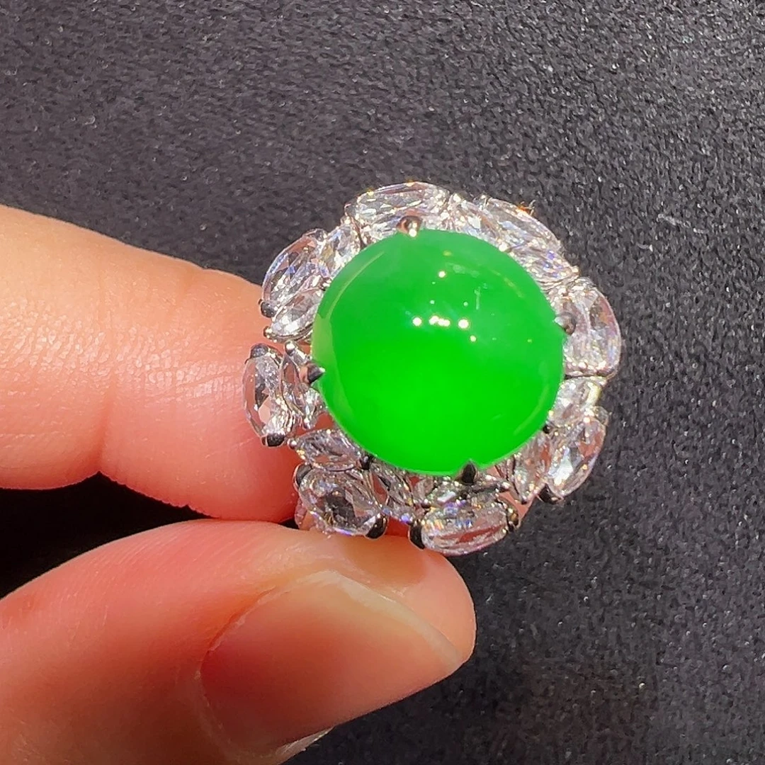 翡翠18K金镶嵌戒指