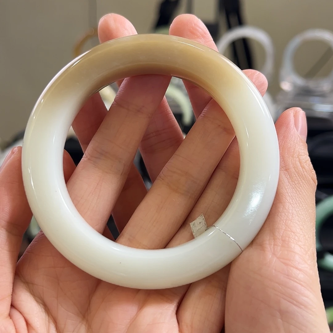 金***税和田玉未镶嵌手镯60