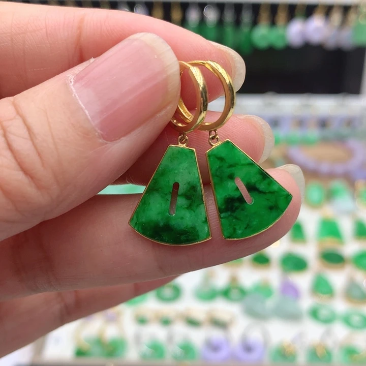 翡翠18K金镶嵌耳饰