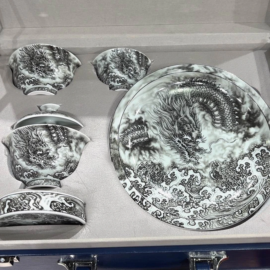 瓷片景德镇瓷器精品陈列