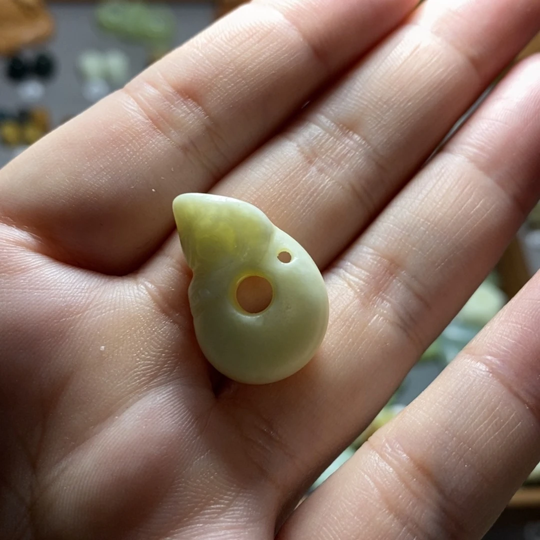 【闪购商品】蛇纹石玉配珠未镶嵌J***s