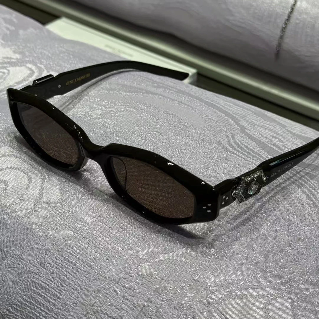 复古猫眼眼镜 v 黑钉满天星戒戒