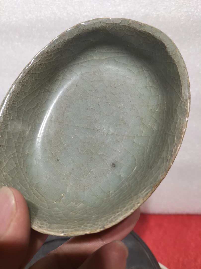龙泉洗，整体开片，有些土芯，口径9