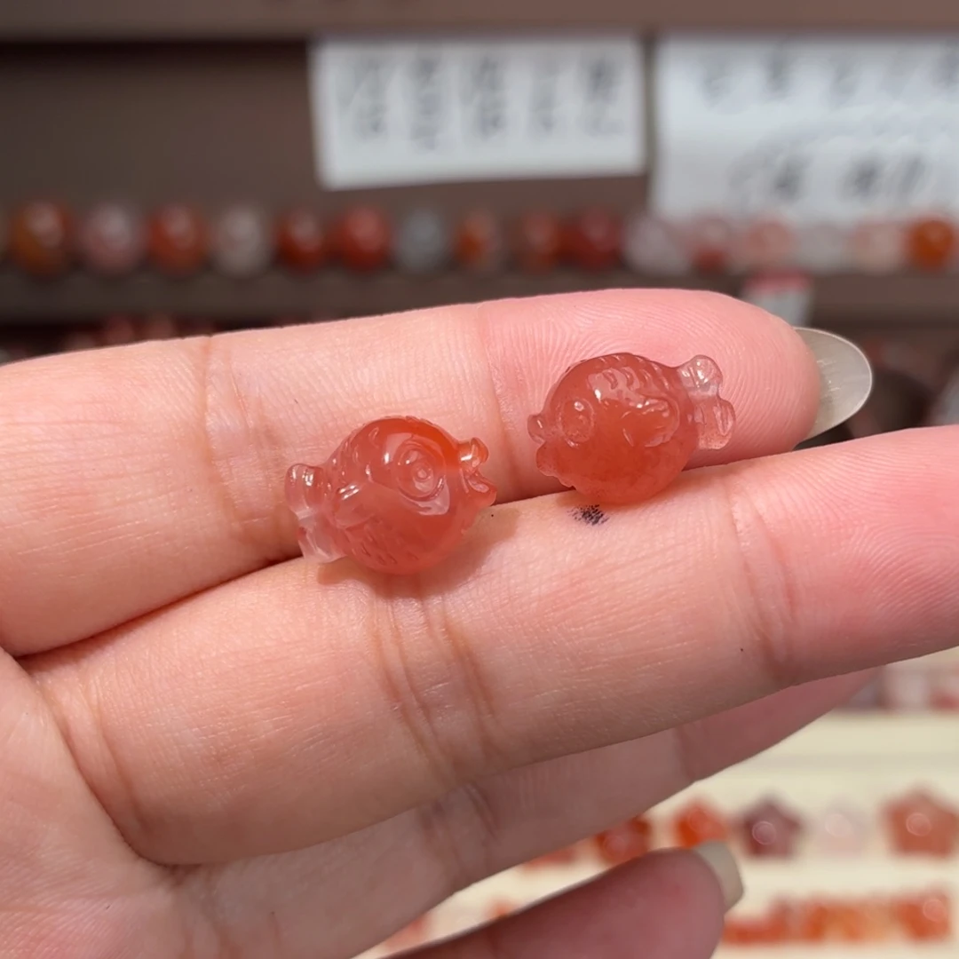 南红玛瑙未镶嵌川料通孔嘟嘟鱼一对