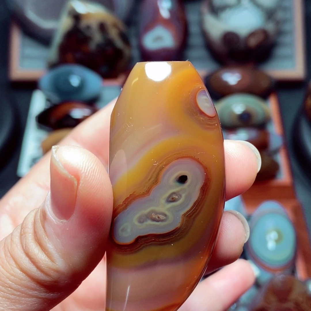 玛瑙/玉髓未镶嵌珠宝奇石