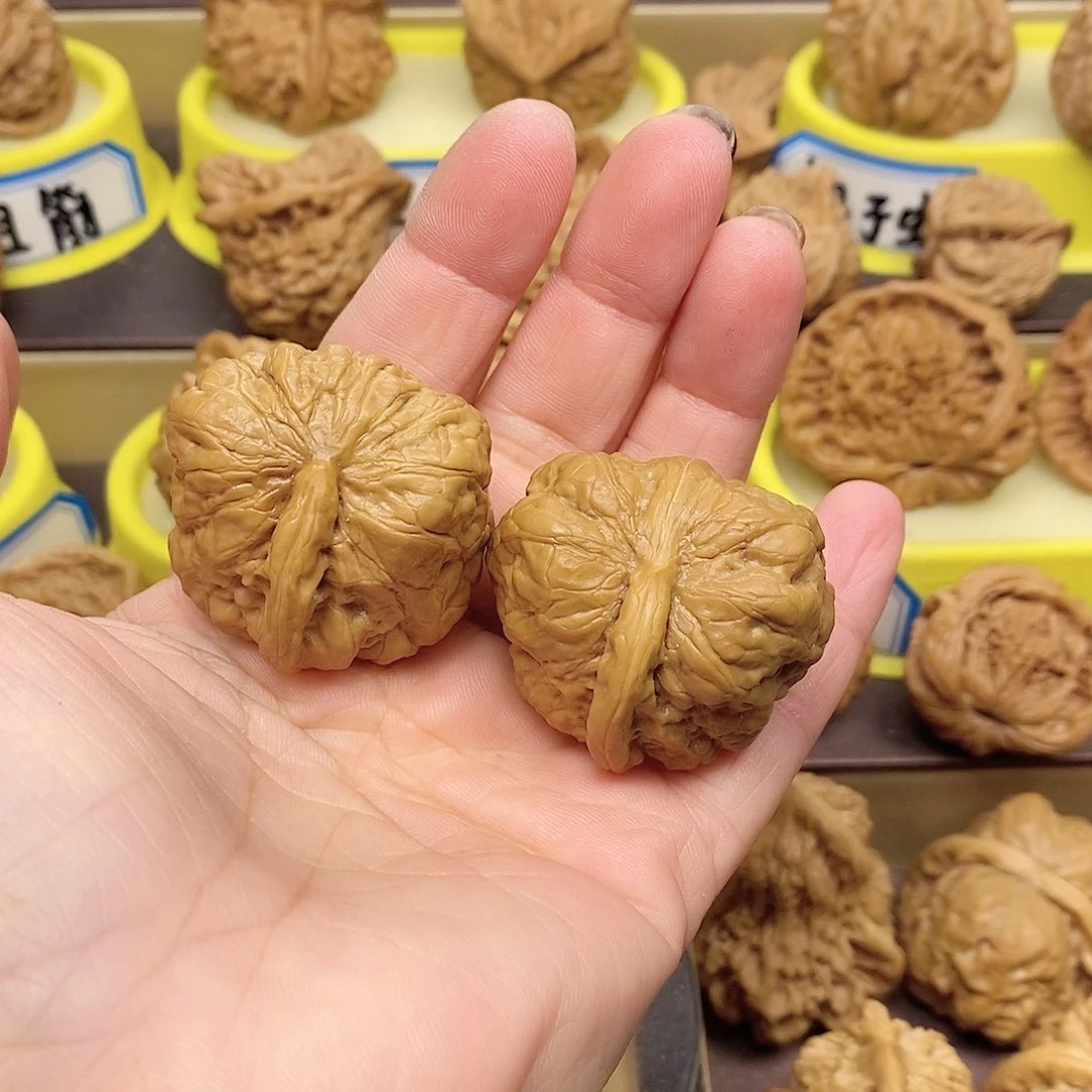 文玩核桃吊坠一根筋