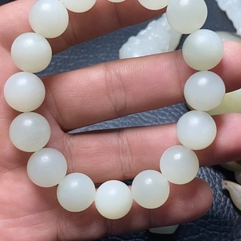 听***@和田玉未镶嵌把件