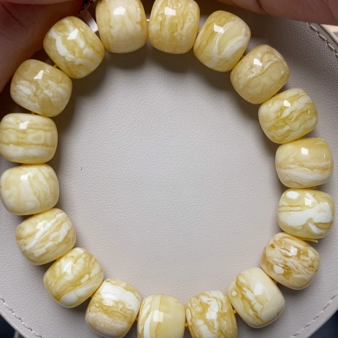 蜜蜡未镶嵌珠宝奇石256