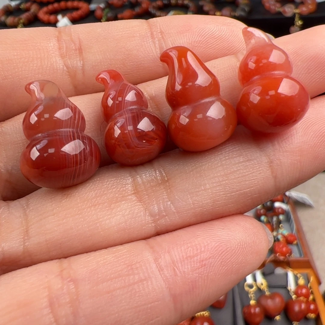 南红玛瑙未镶嵌（无孔葫芦18*11发一