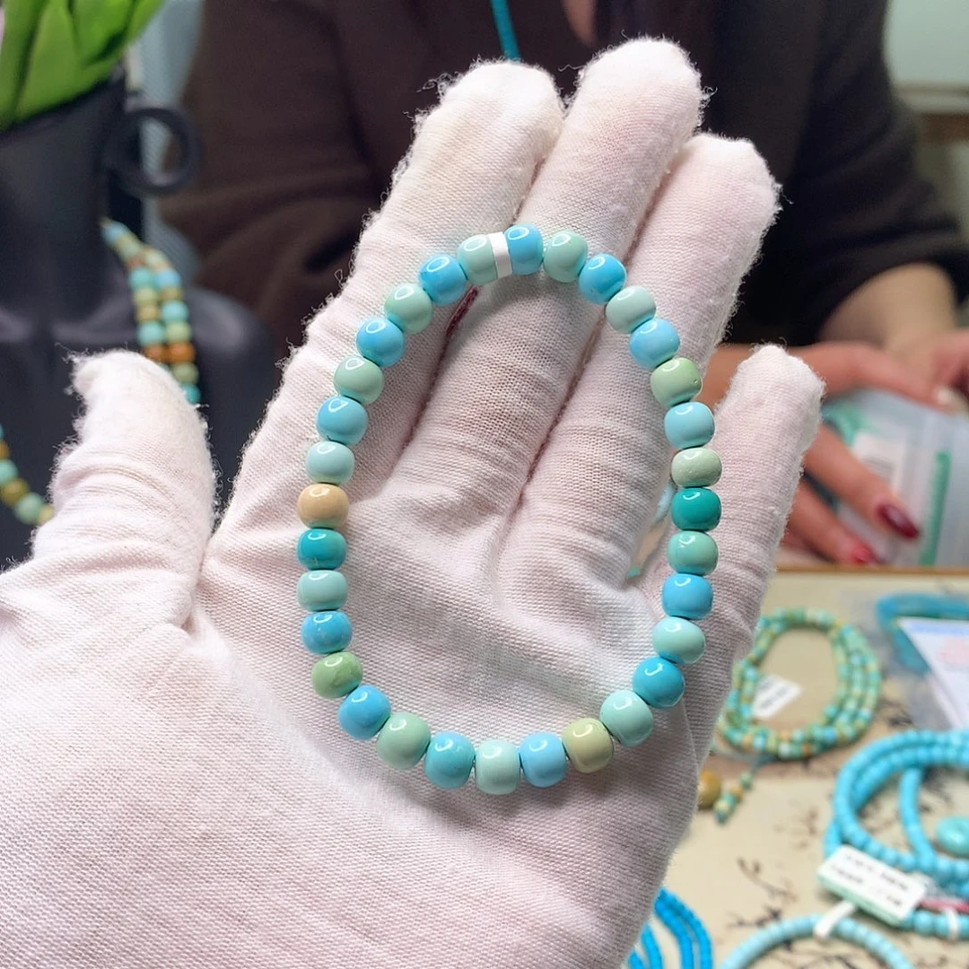 独***女绿松石未镶嵌配饰