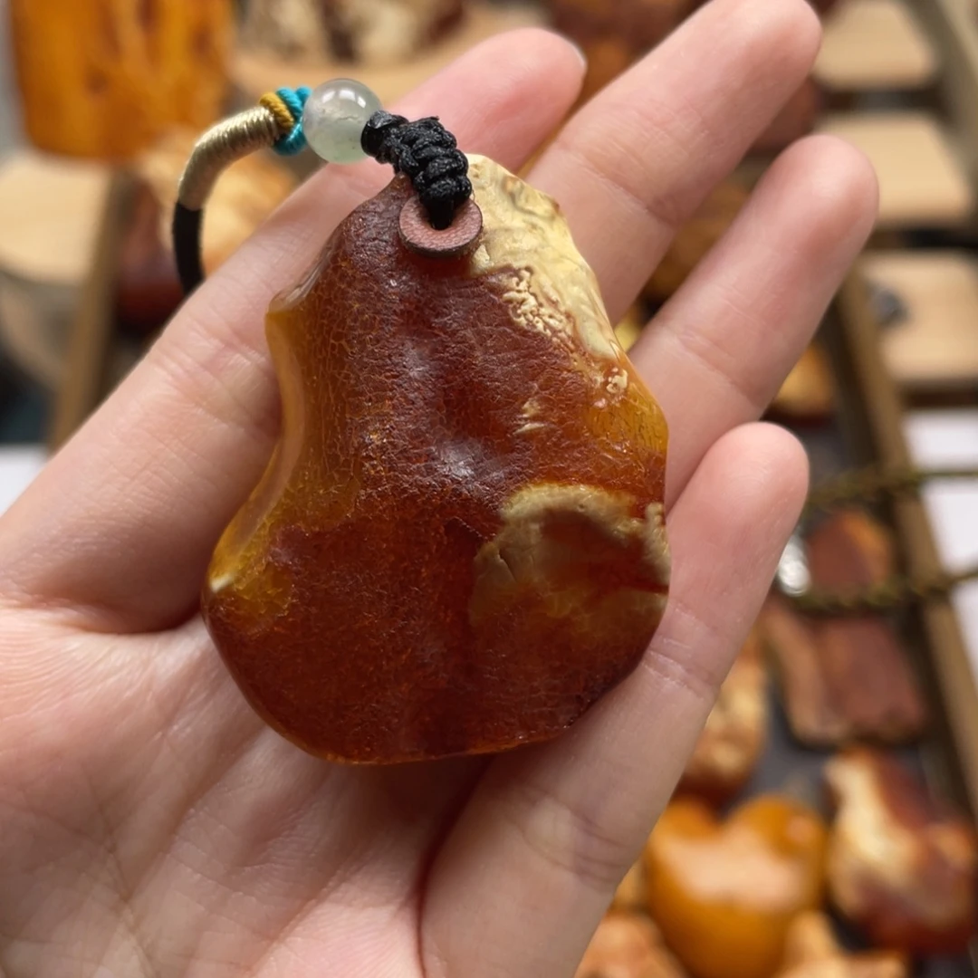 琥珀未镶嵌珠宝奇石