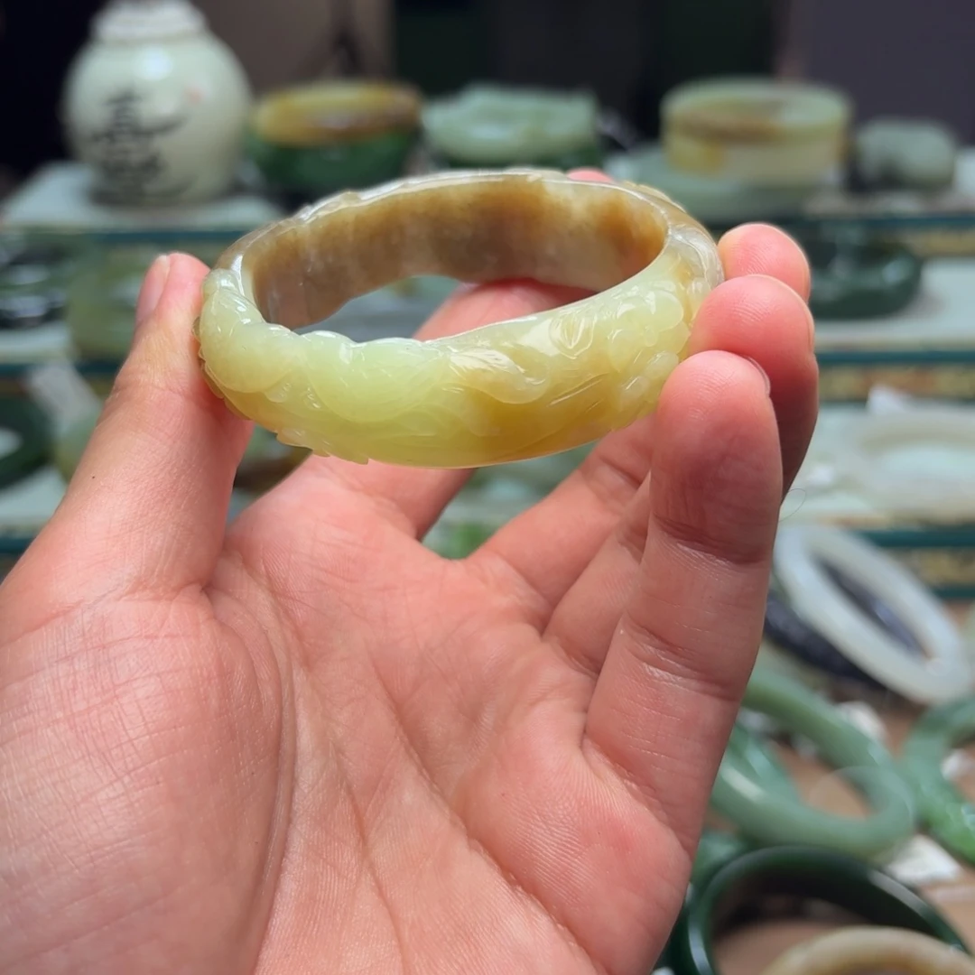 和田玉未镶嵌手镯53.4