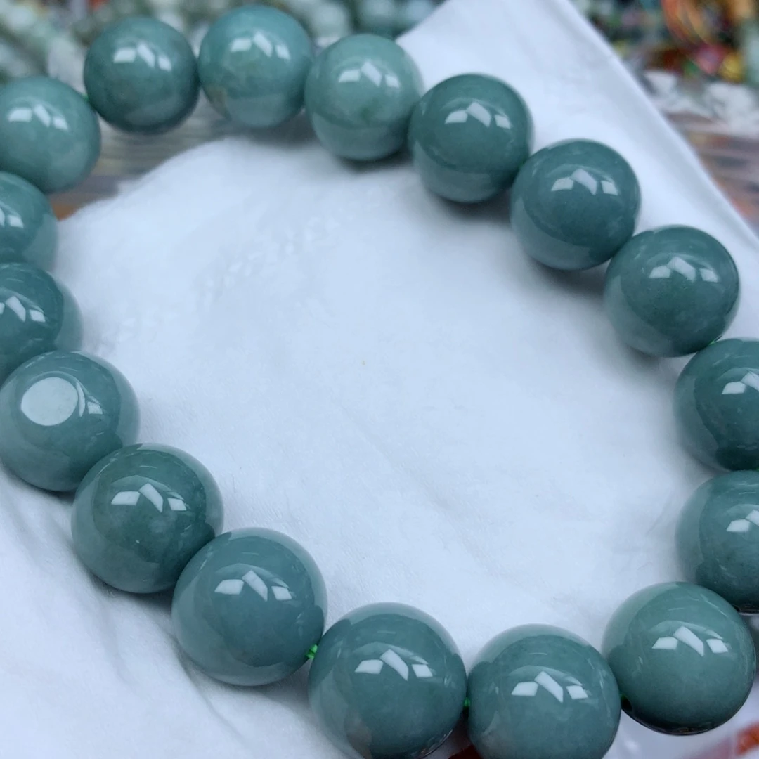 翡翠颈饰未镶嵌珠子