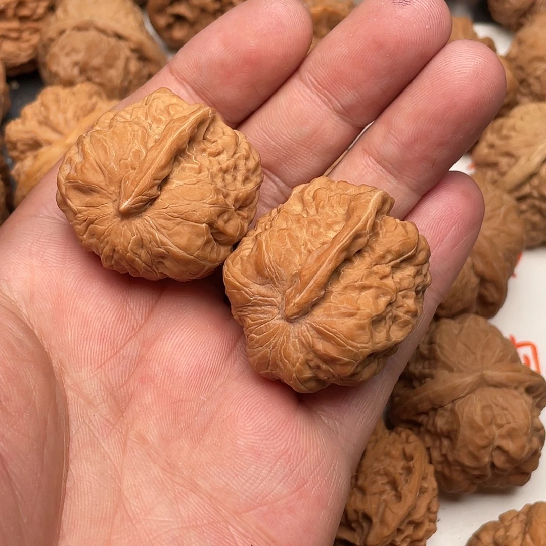 文玩核桃吊坠可**康一根筋