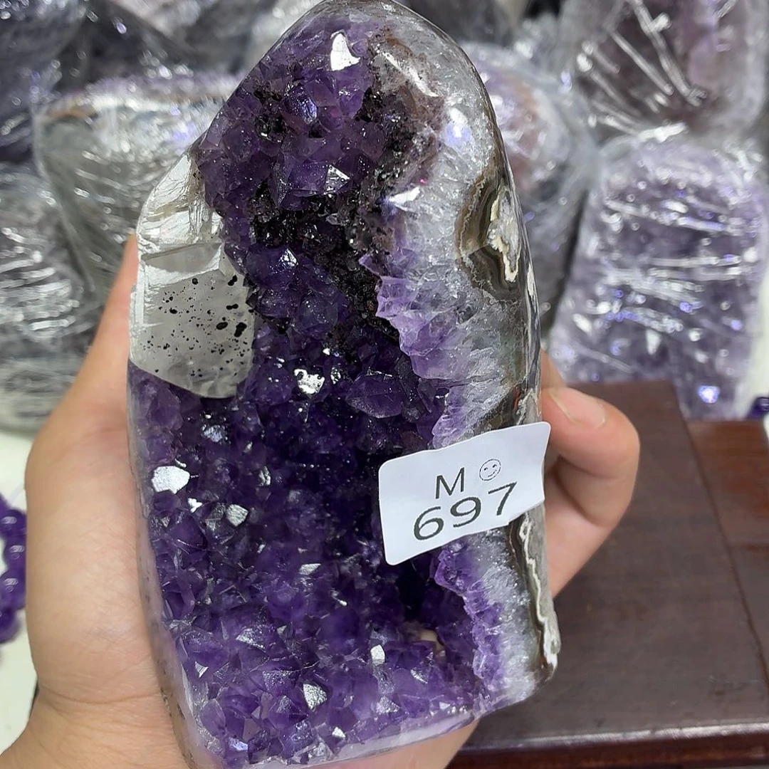 未镶嵌水晶大型摆件（非配饰）