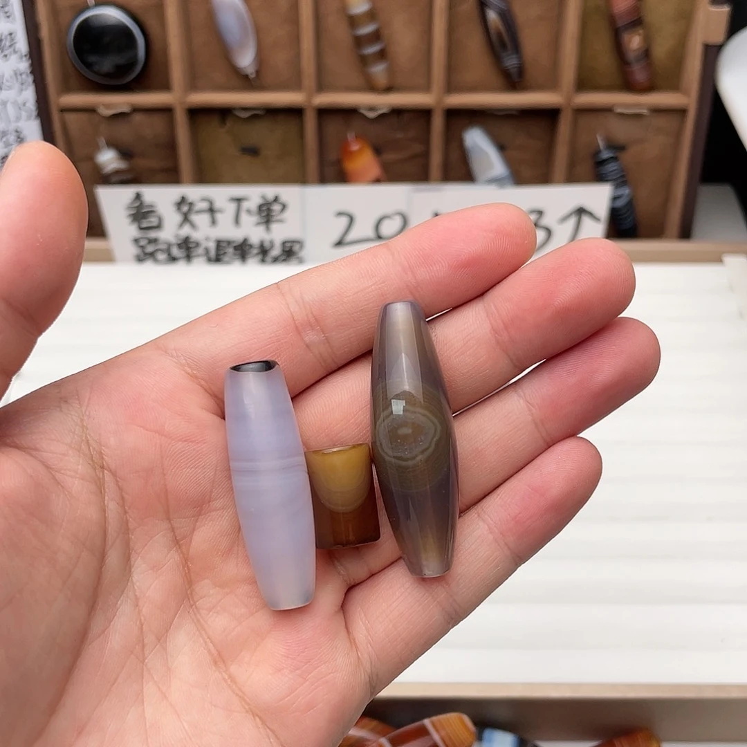 玛瑙/玉髓颈饰合金刘*岁