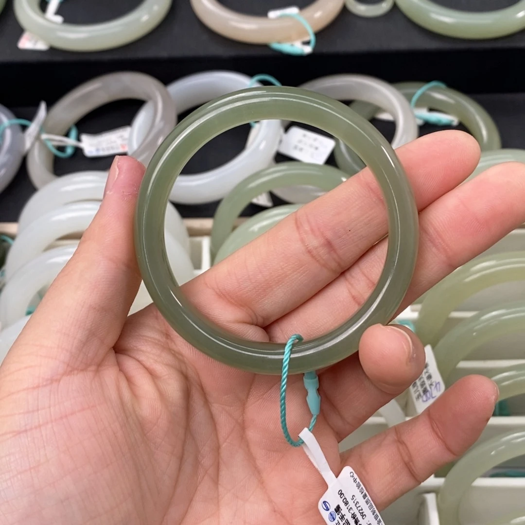 和田玉手镯未镶嵌53