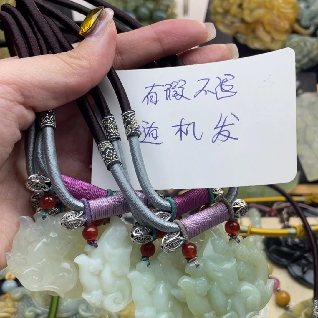 蛇纹石玉颈饰未镶嵌