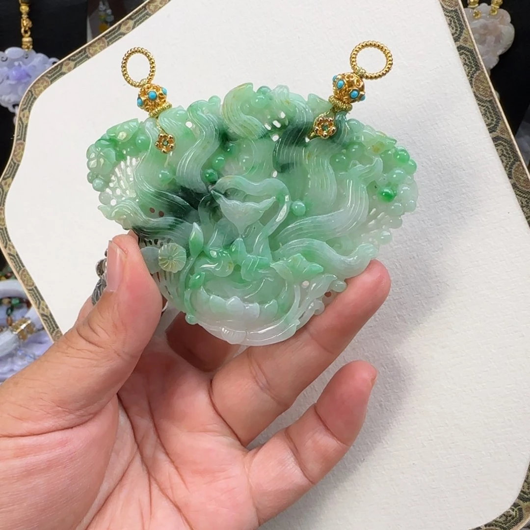 翡翠颈饰未镶嵌仿古