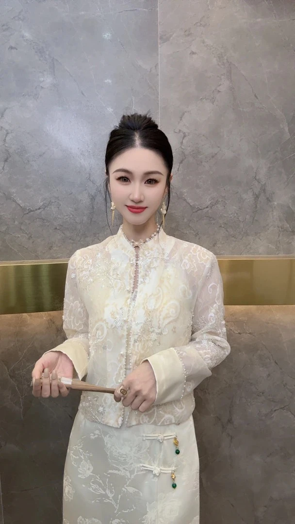 3669新国潮浮雕刺绣防晒外套