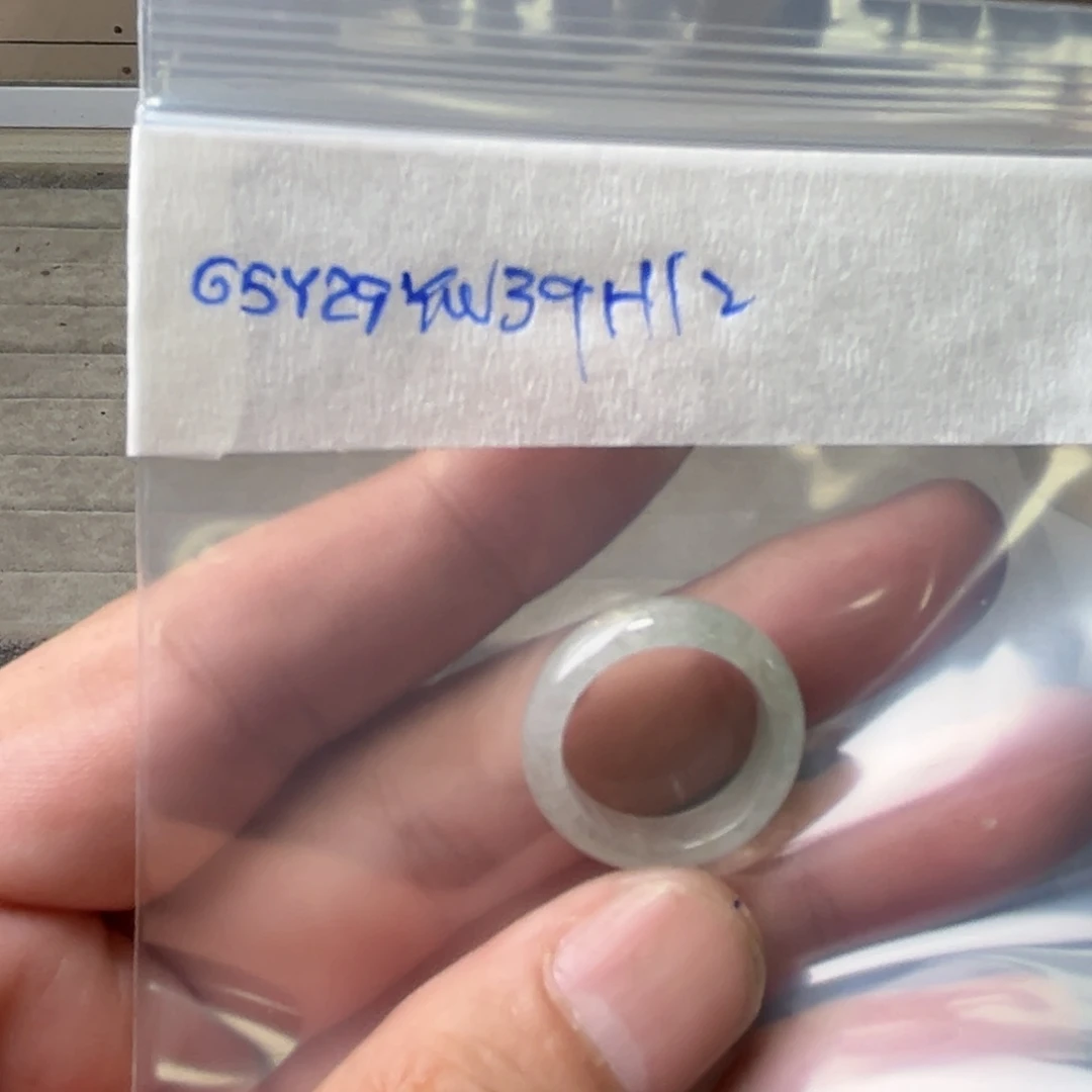 定制翡翠未镶嵌温****?