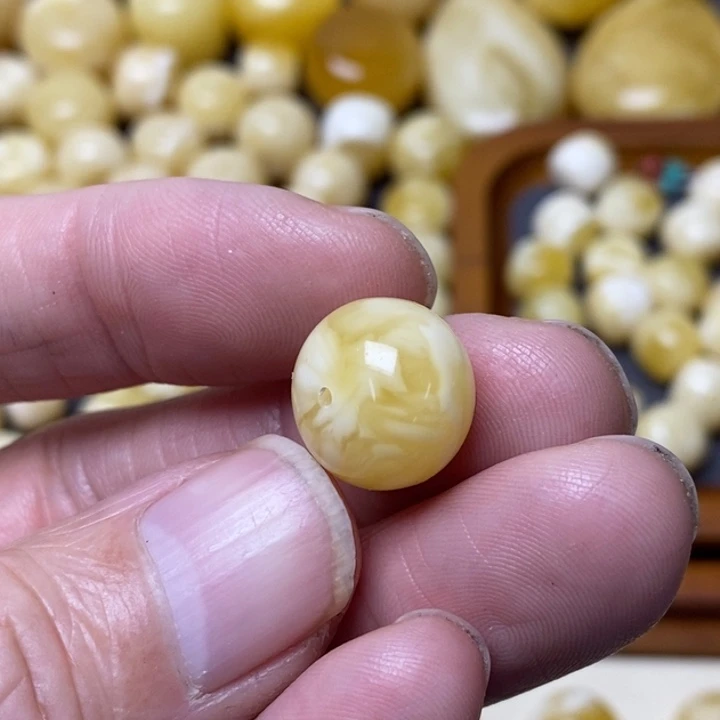 蜜蜡琥珀画未镶嵌沙****店