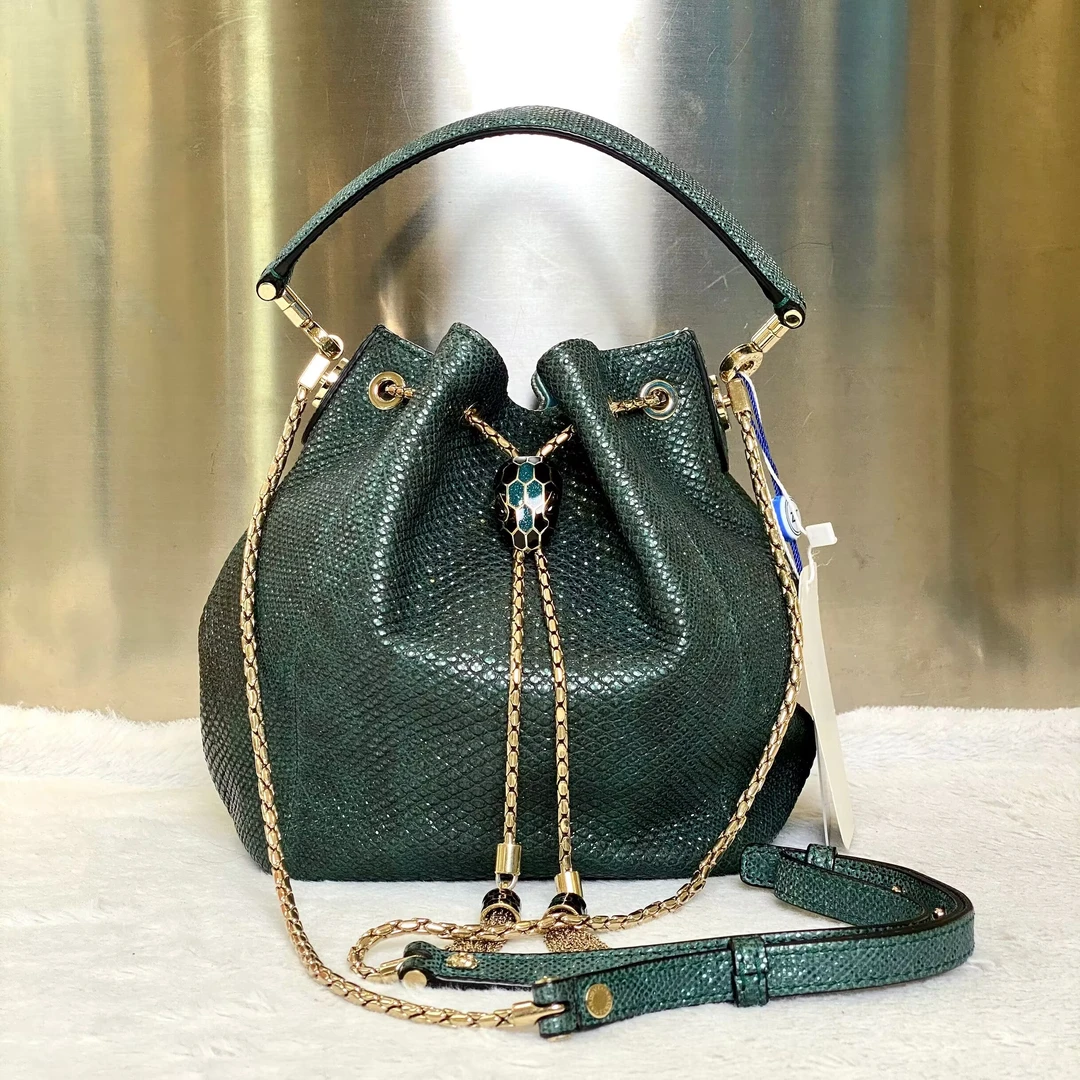 99新 BVLGARI/宝格丽 古有98新宝格丽水桶斜挎包3333