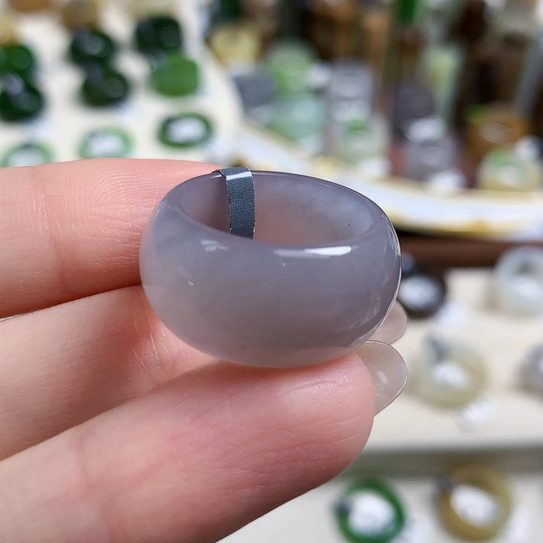 未镶嵌戒指和田玉