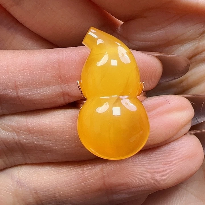 蜜蜡未镶嵌珠宝奇石