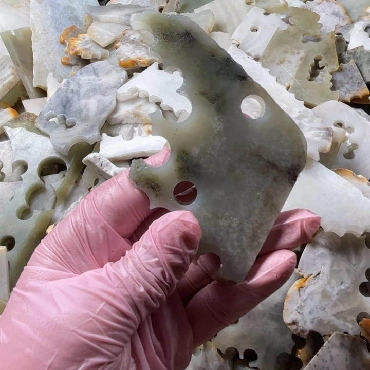 吹***风和田玉未镶嵌珠宝半成品