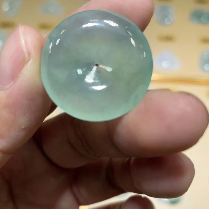 翡翠未镶嵌颈饰平安扣